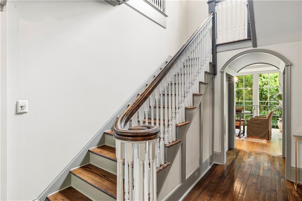 45 Montclair Drive NE