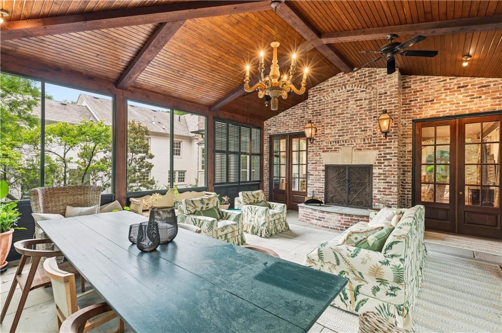 45 Montclair Drive NE
