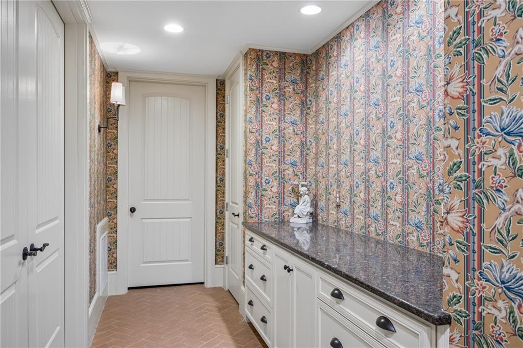 405 Kenbrook Drive