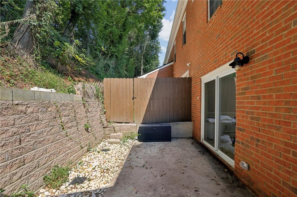 7810 Saint Charles Square