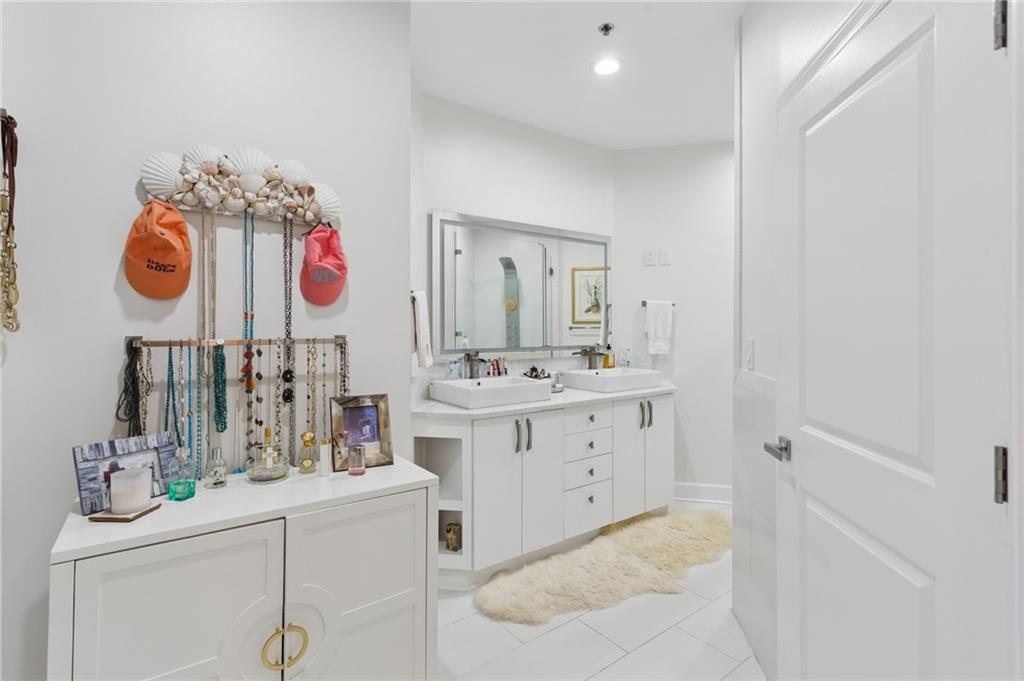 2626 Peachtree Road NW Unit 1807