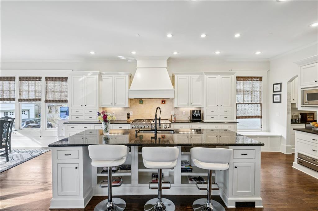 387 9th Street NE
