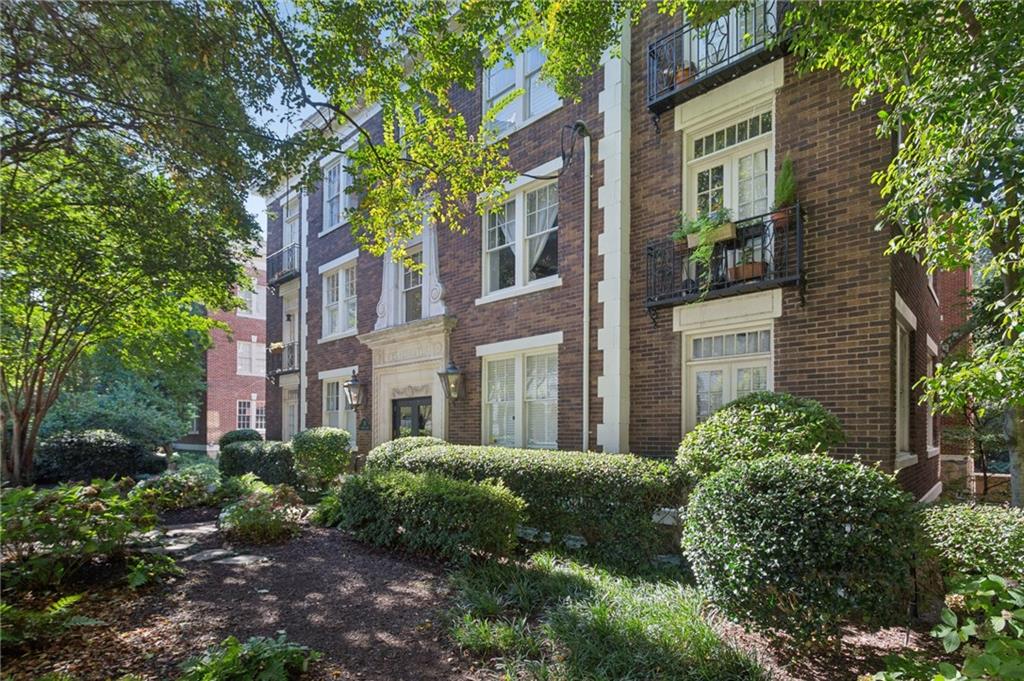 18 Collier Road NW Unit 9