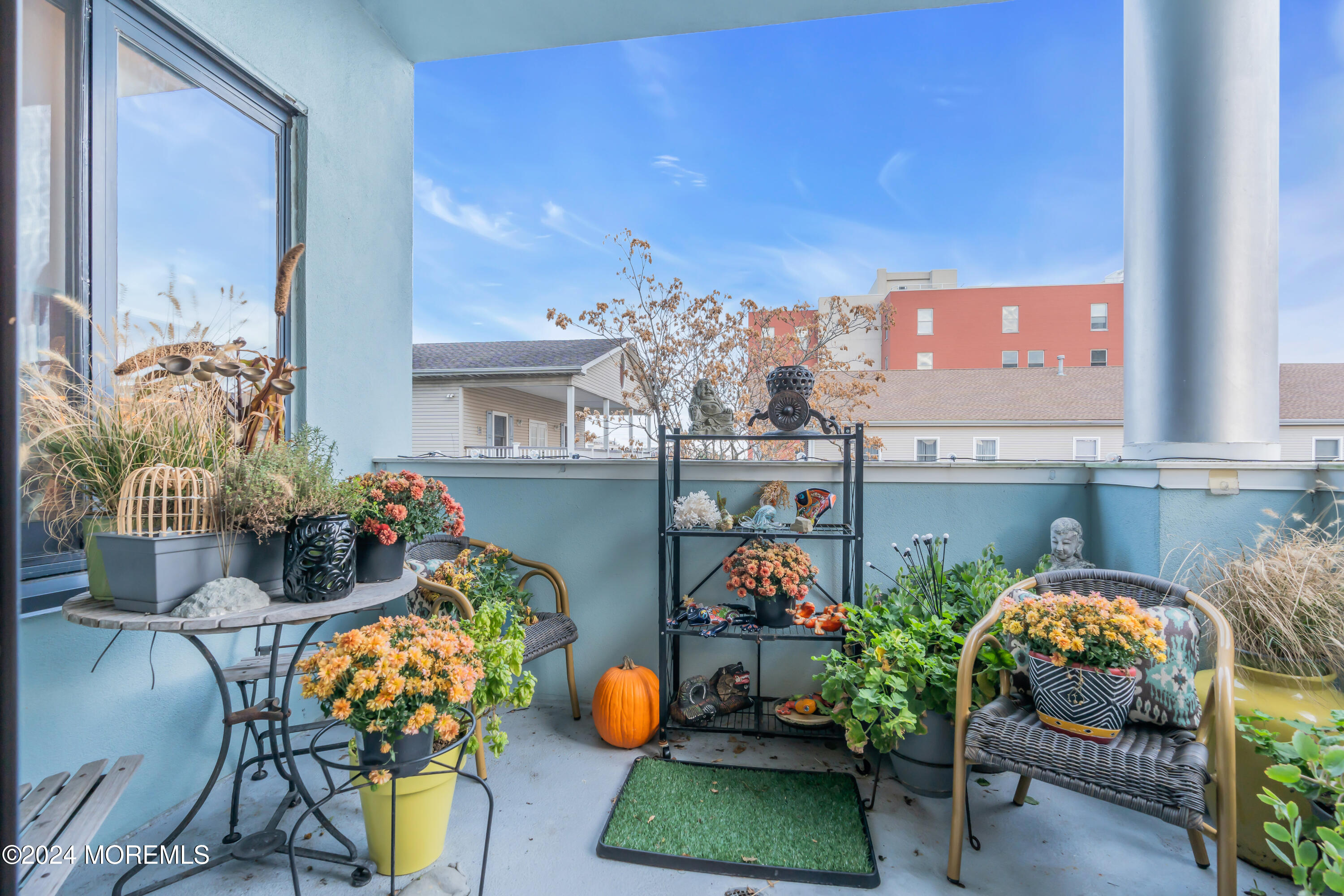 510 Monroe Avenue, 303