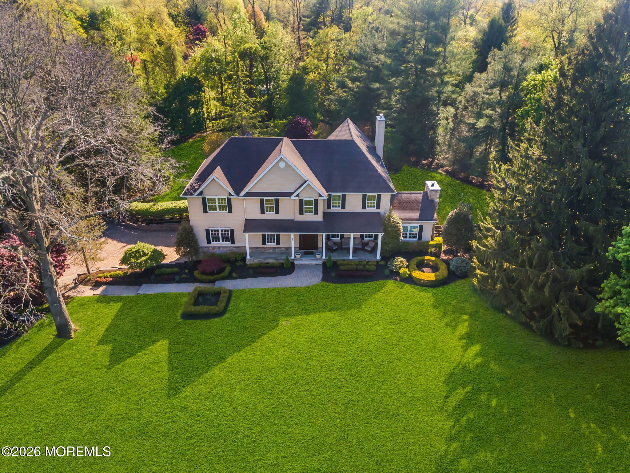 16 Woodhollow Road