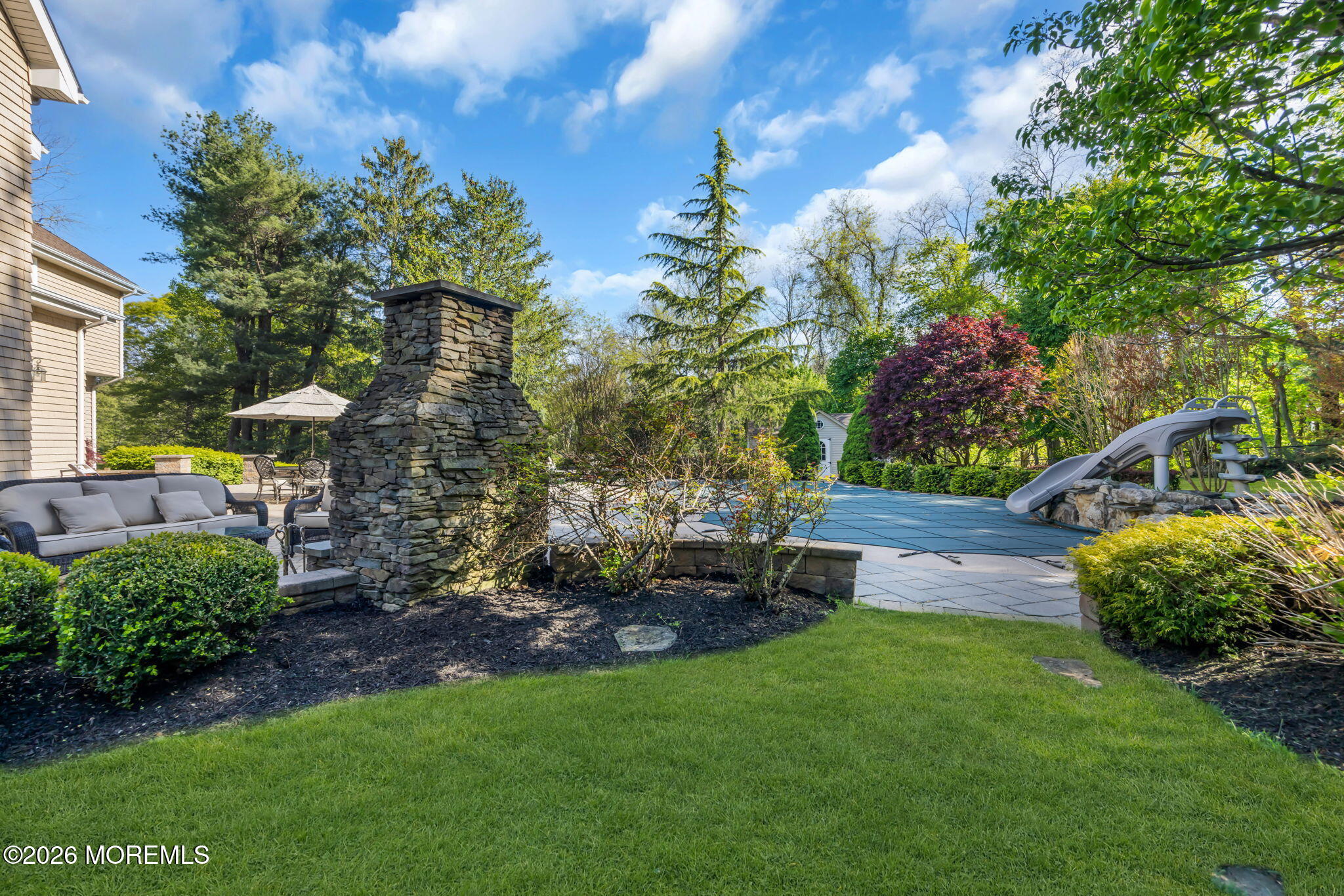 16 Woodhollow Road