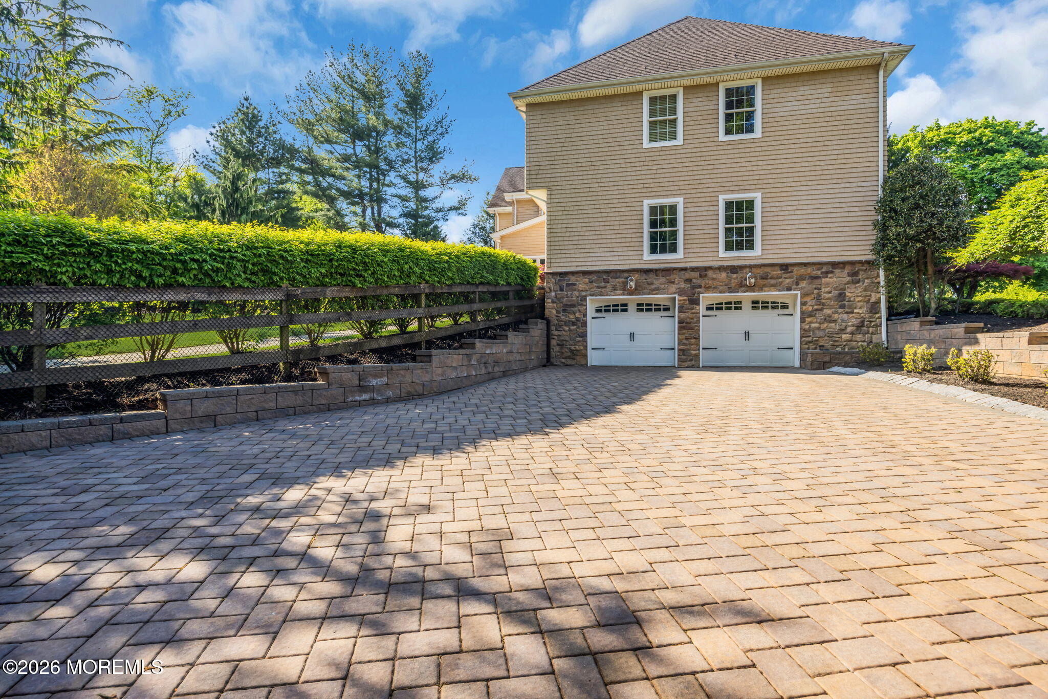 16 Woodhollow Road