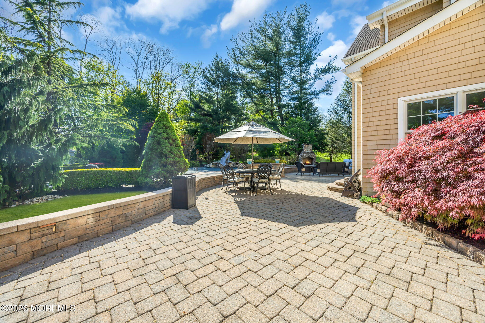 16 Woodhollow Road