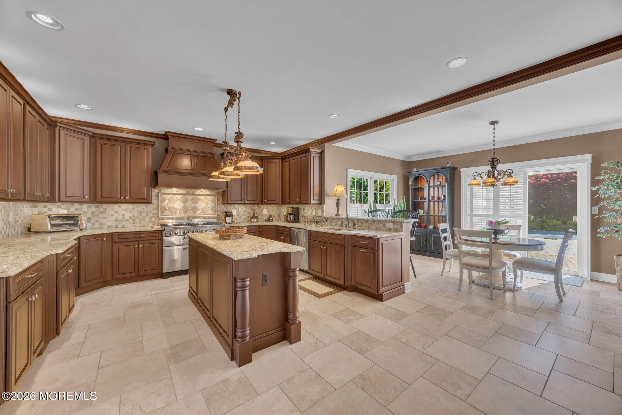 16 Woodhollow Road
