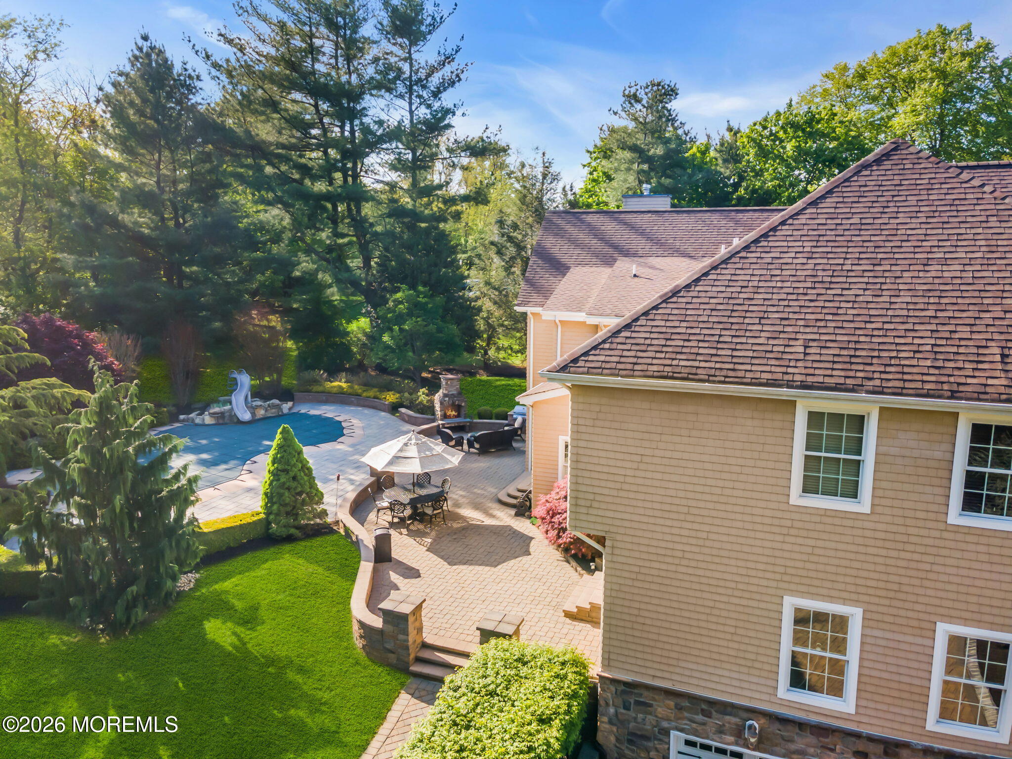 16 Woodhollow Road