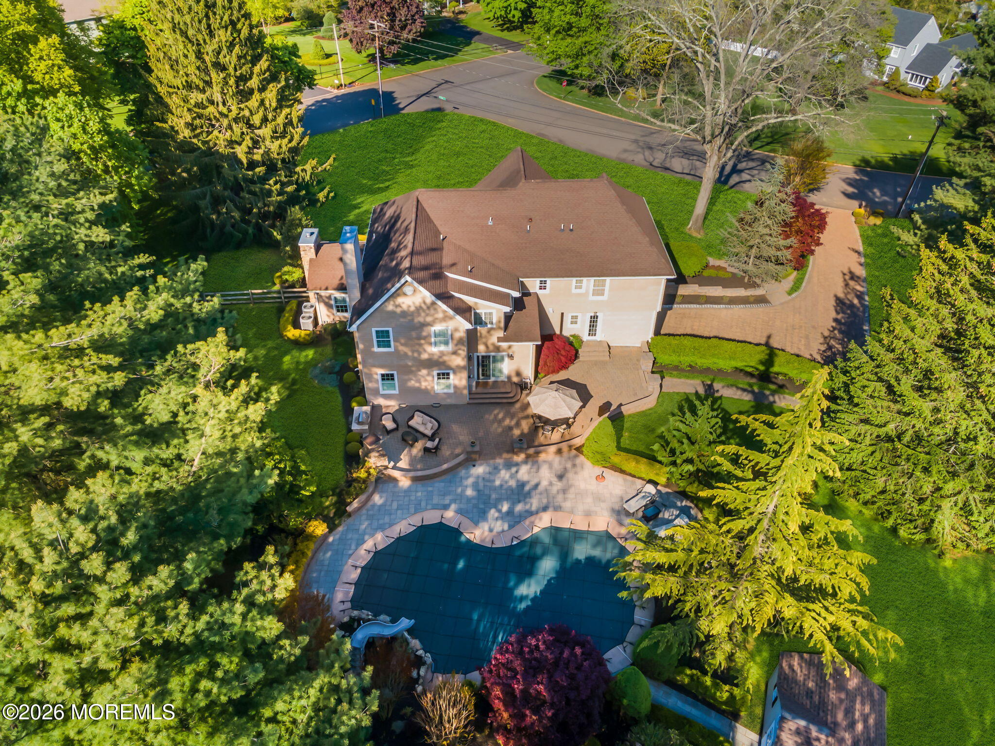 16 Woodhollow Road