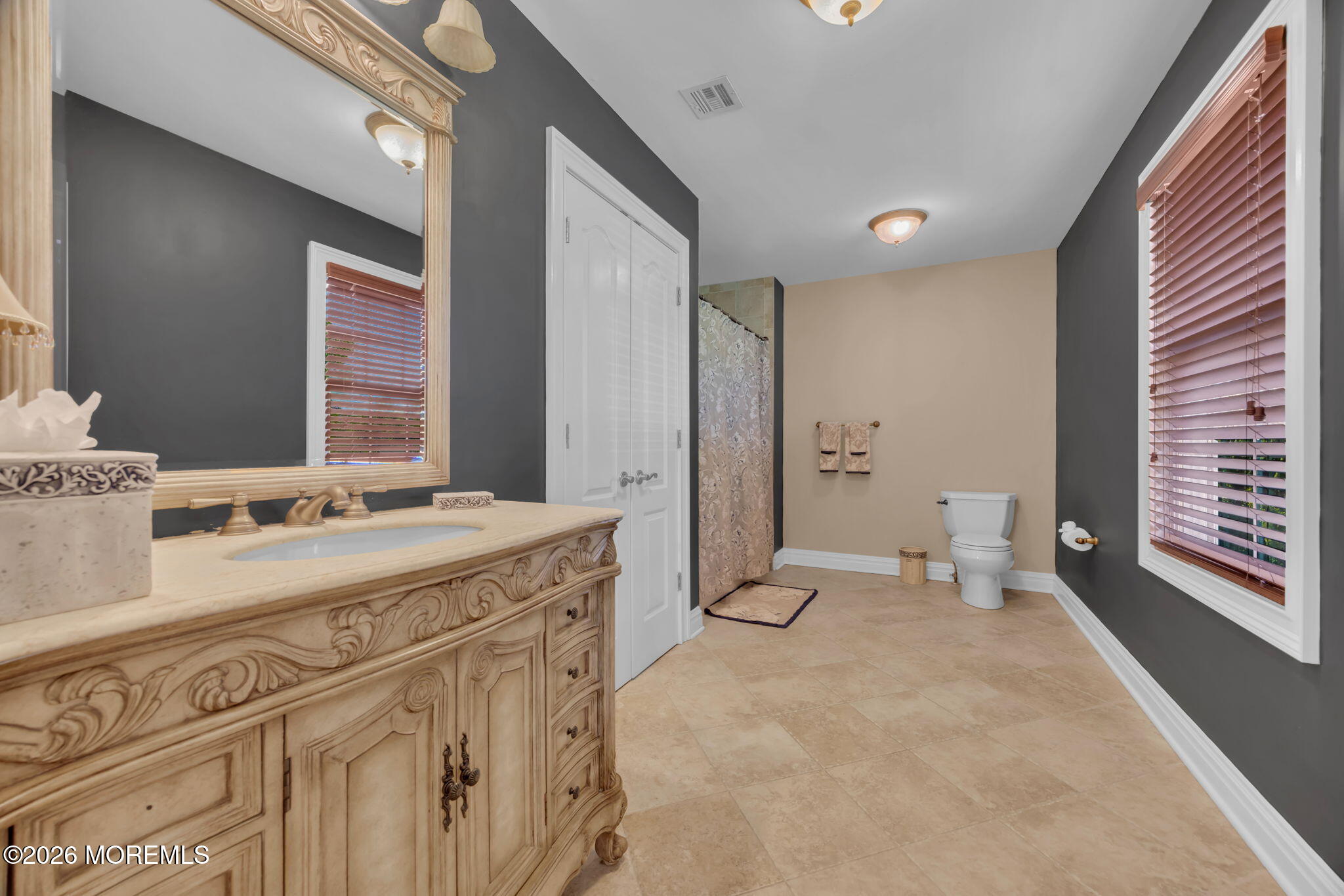 16 Woodhollow Road