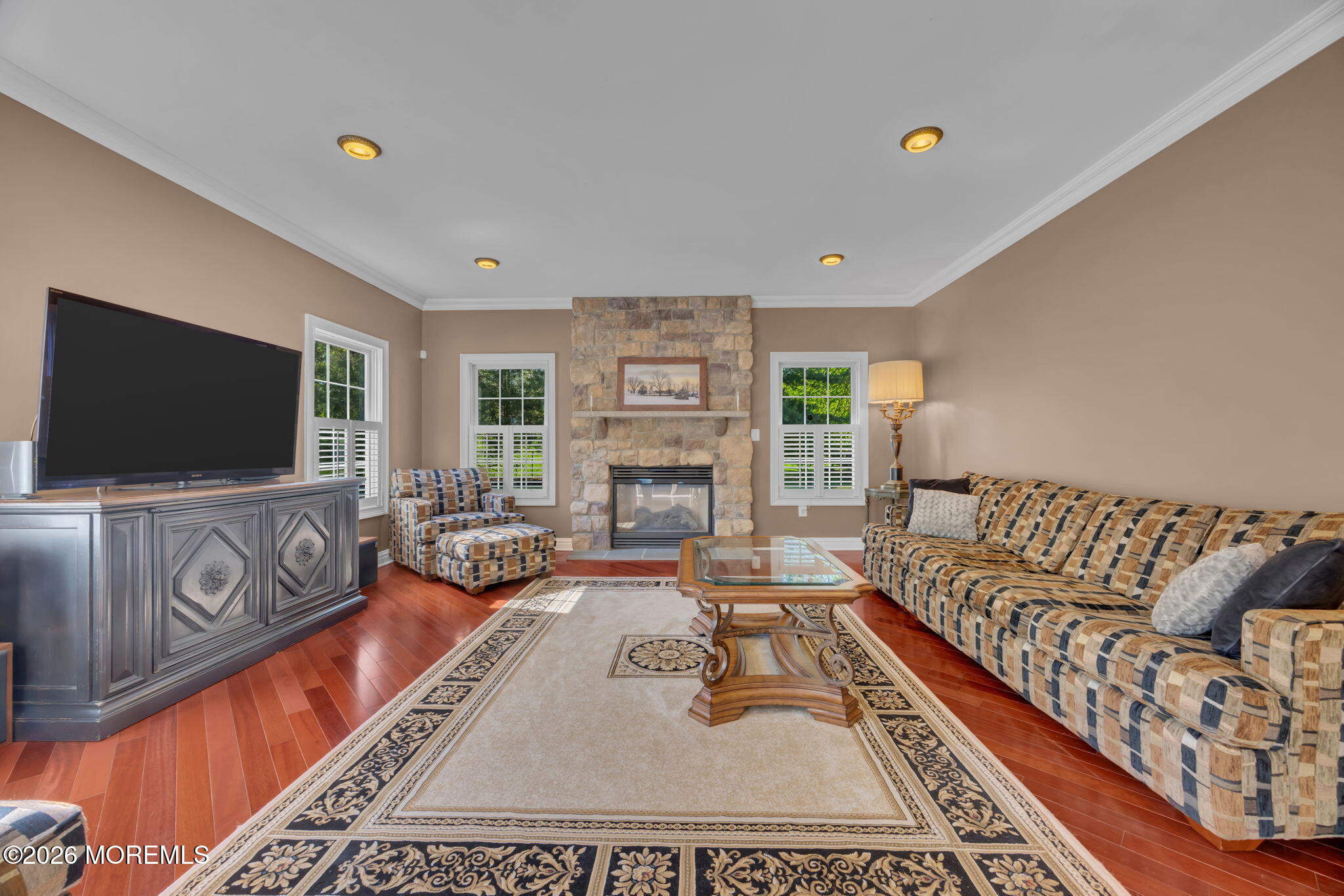 16 Woodhollow Road
