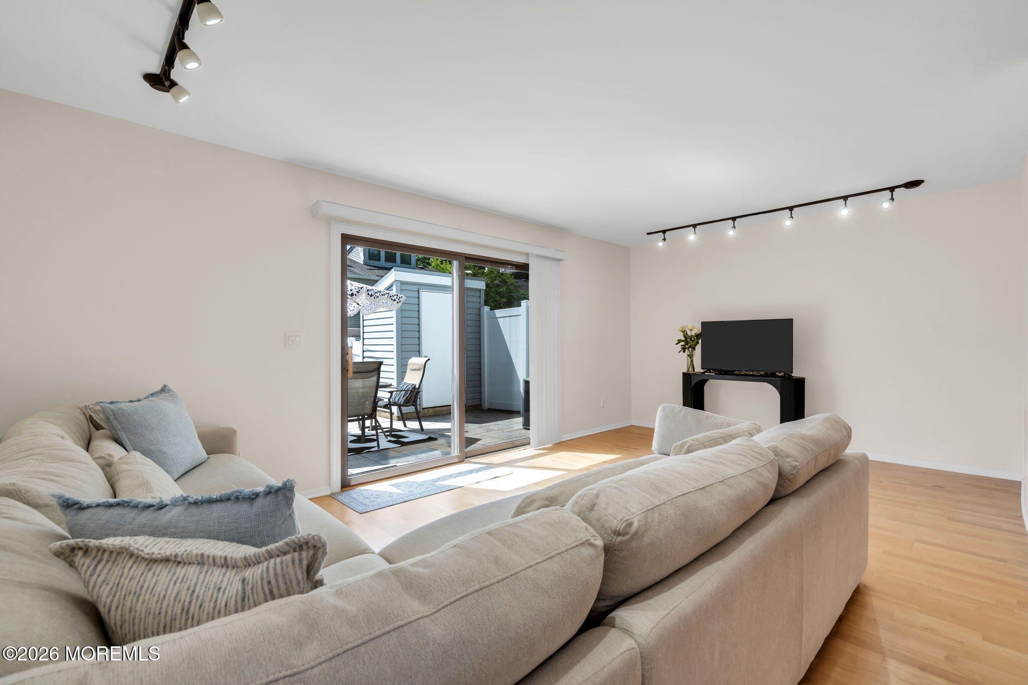 6 Beverly Court