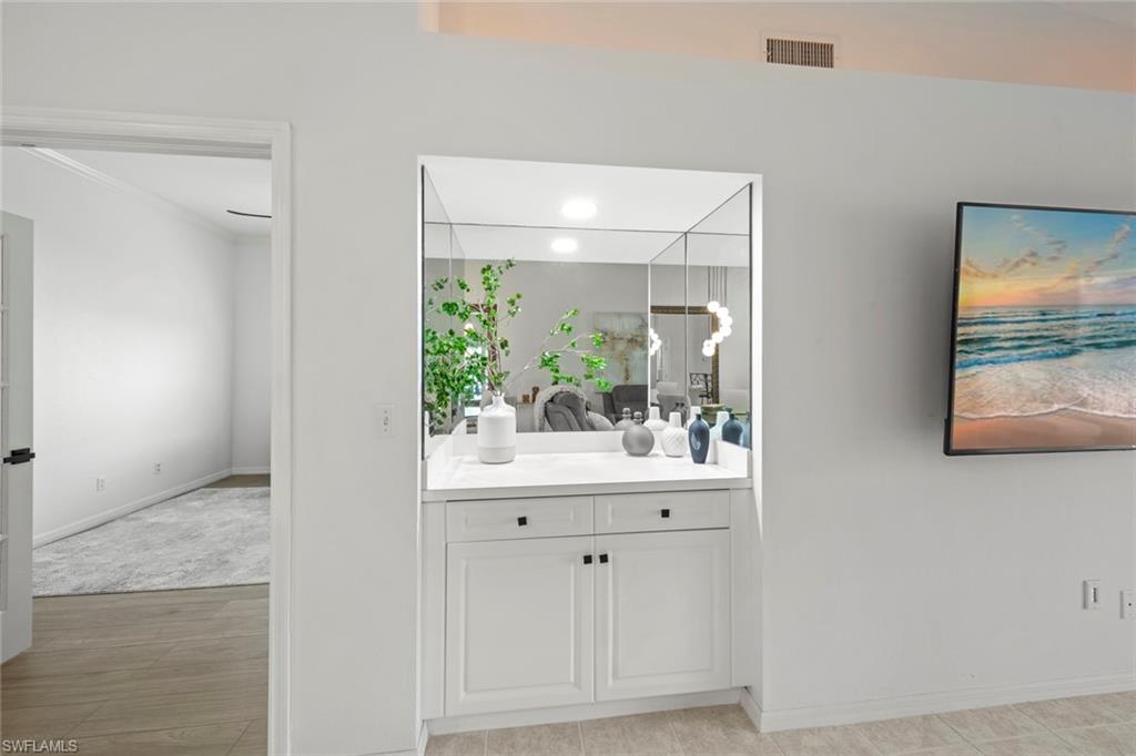 26180 Clarkston DR # 201