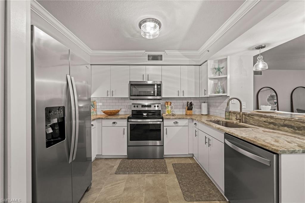 25711 Lake Amelia WAY 102