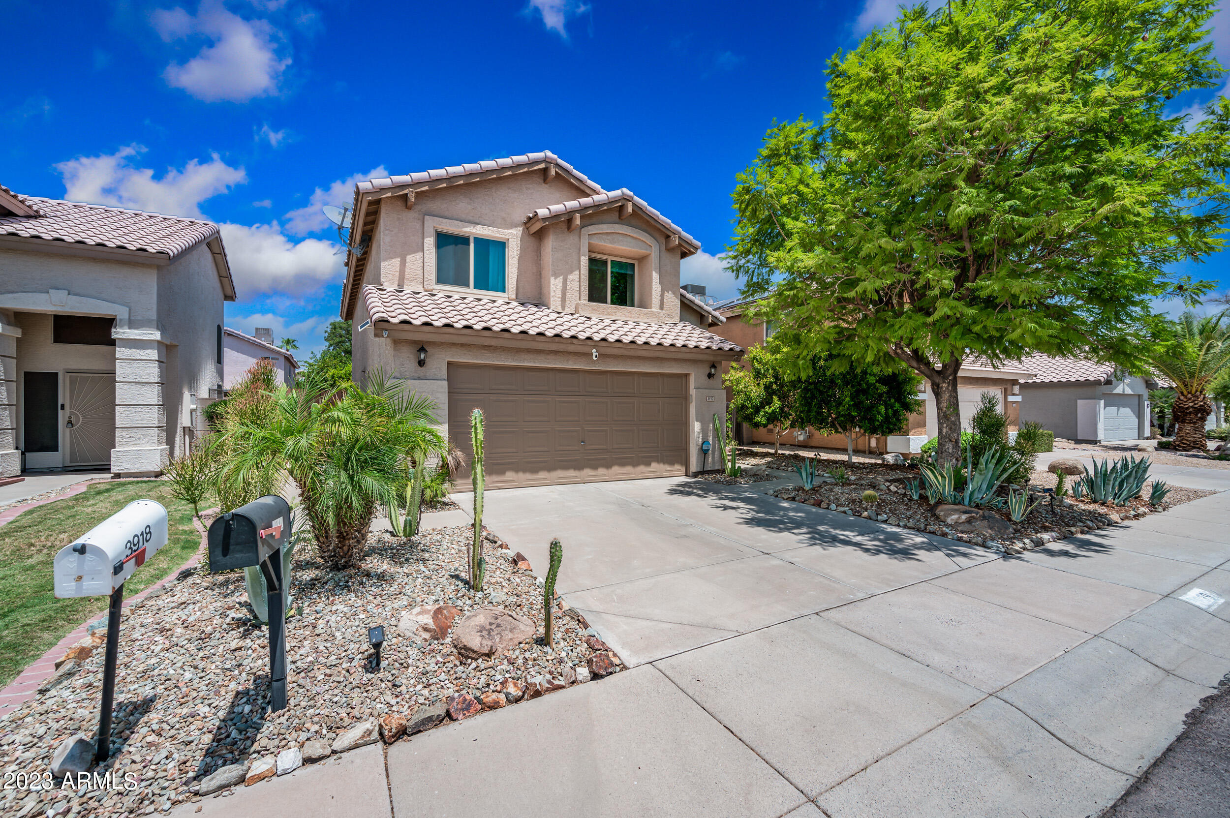 3922 E ROCKWOOD Drive