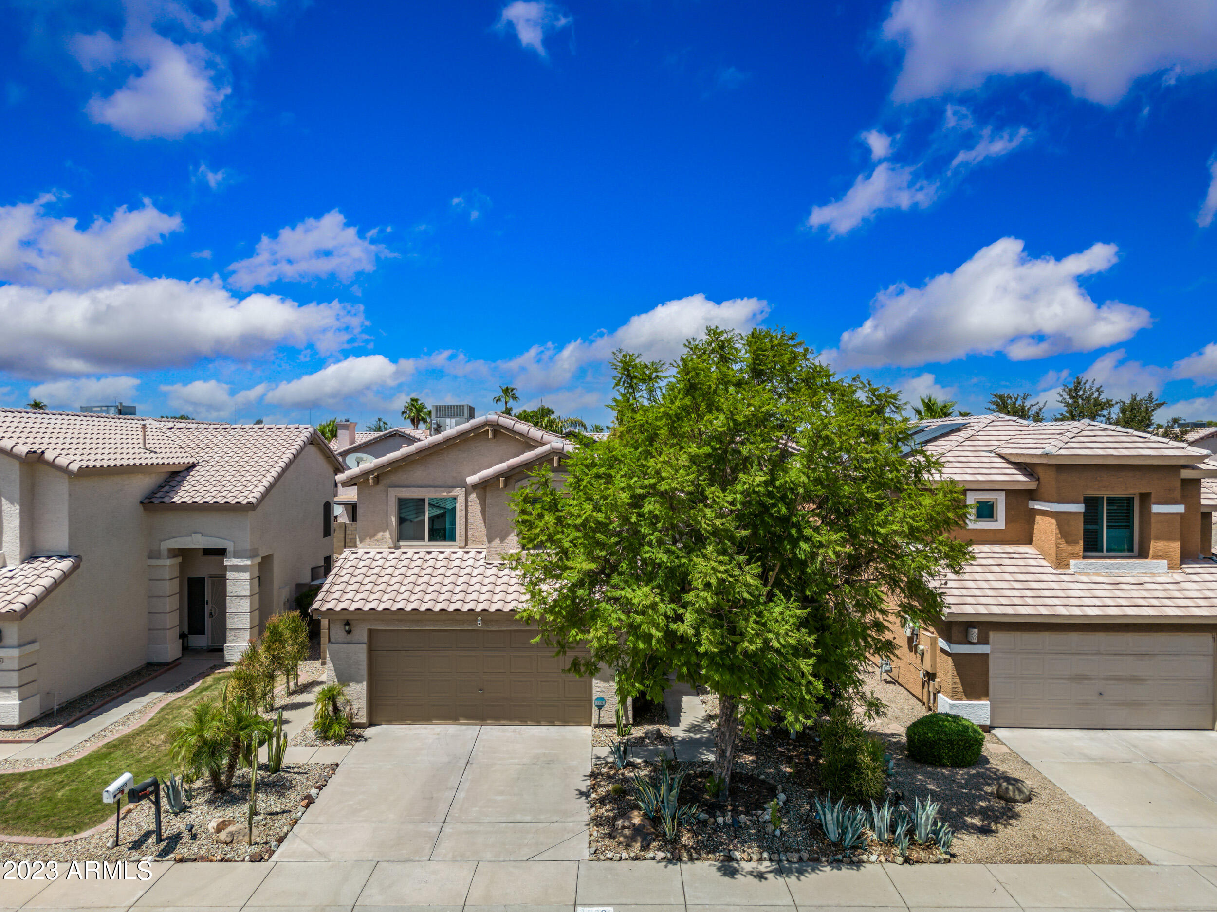 3922 E ROCKWOOD Drive