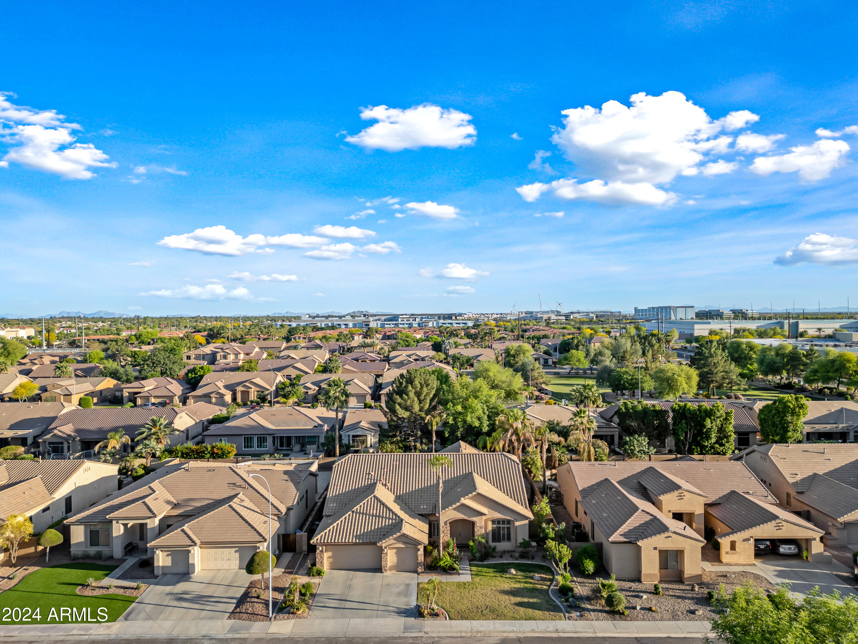 2441 W THOMPSON Way