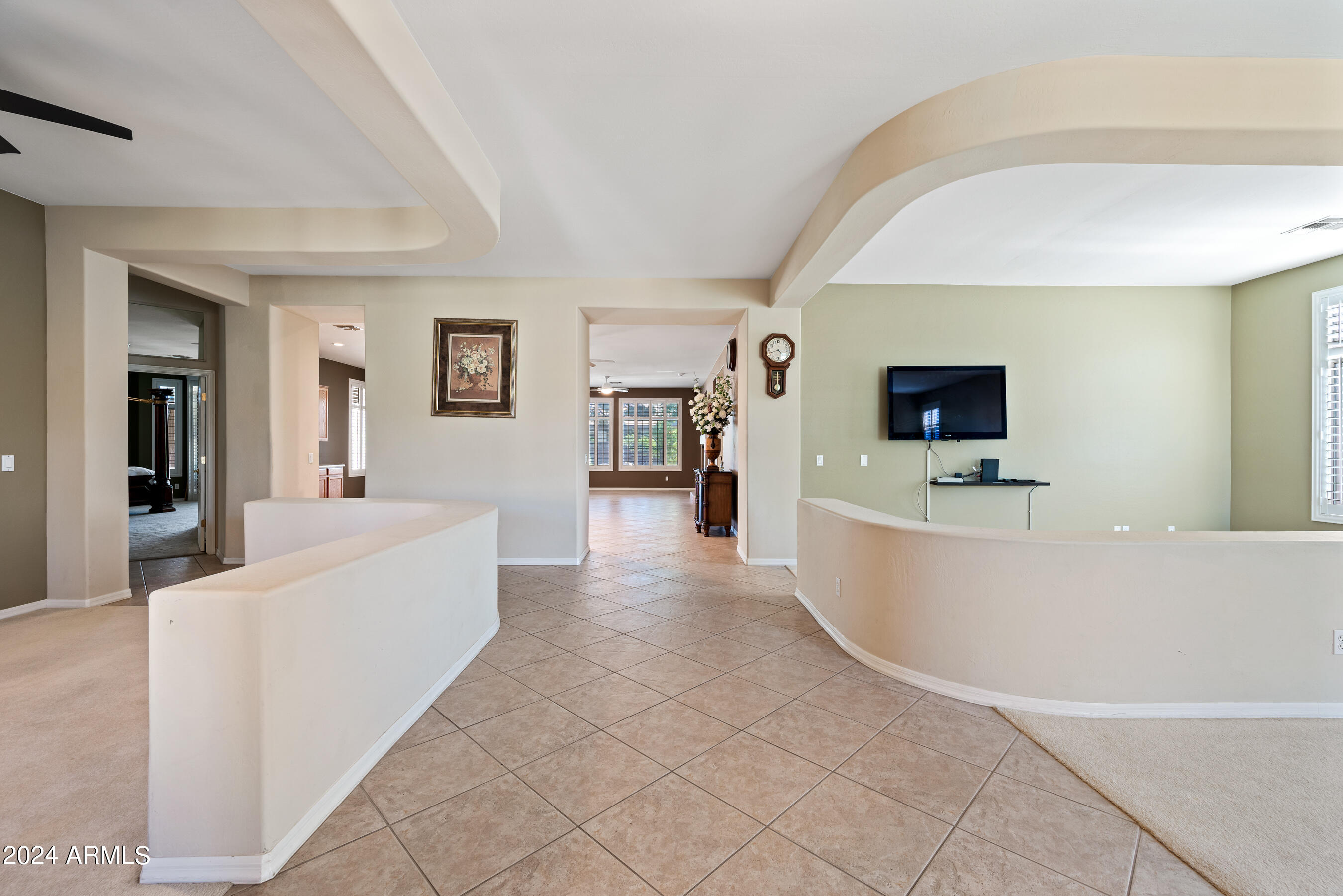 2441 W THOMPSON Way