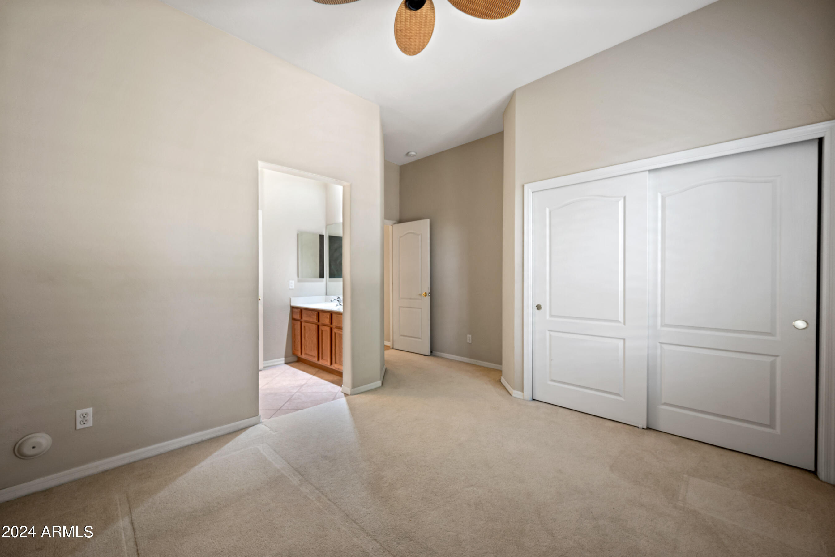 2441 W THOMPSON Way