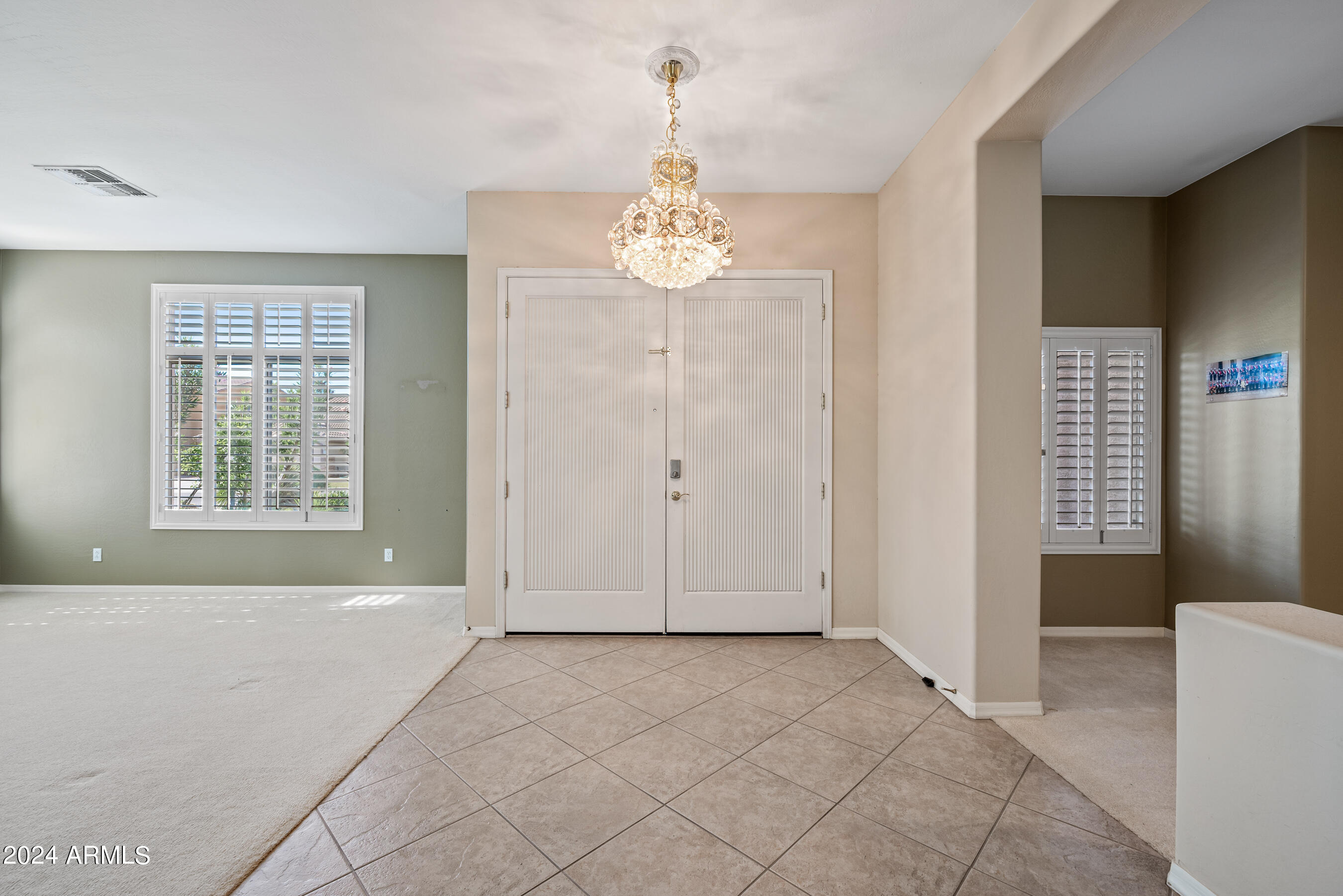 2441 W THOMPSON Way