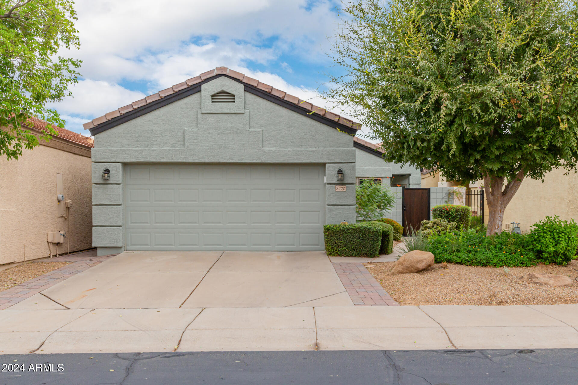 3220 E MALDONADO Drive