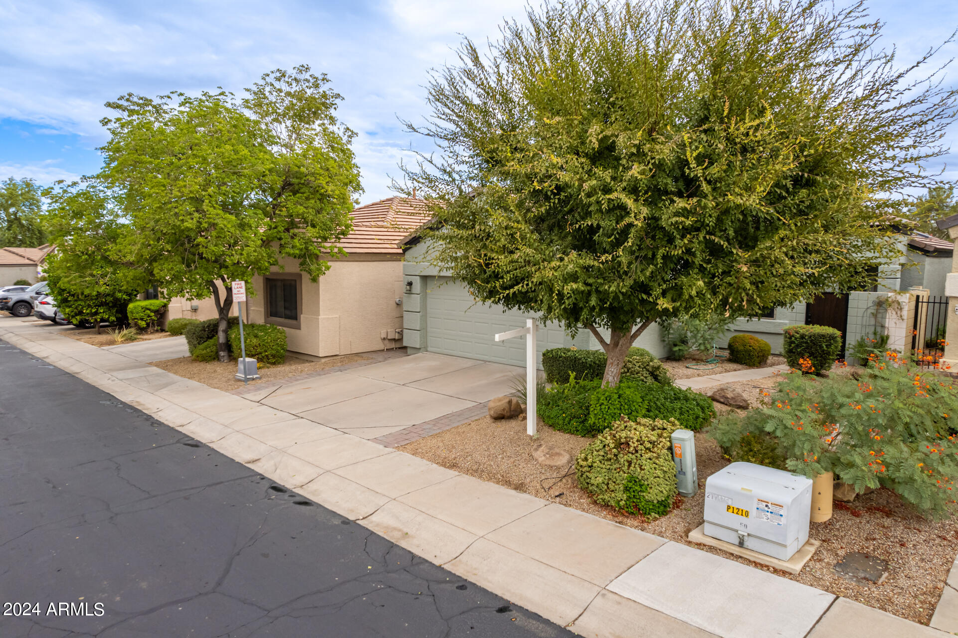 3220 E MALDONADO Drive