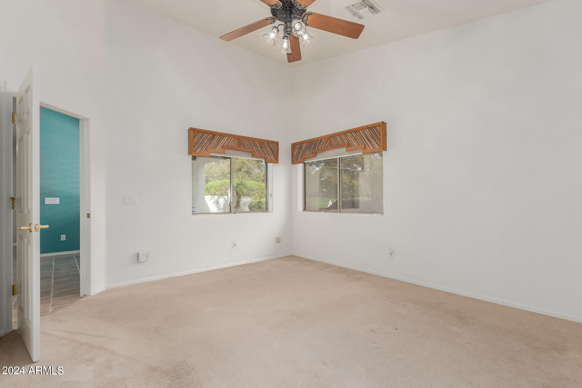 3220 E MALDONADO Drive