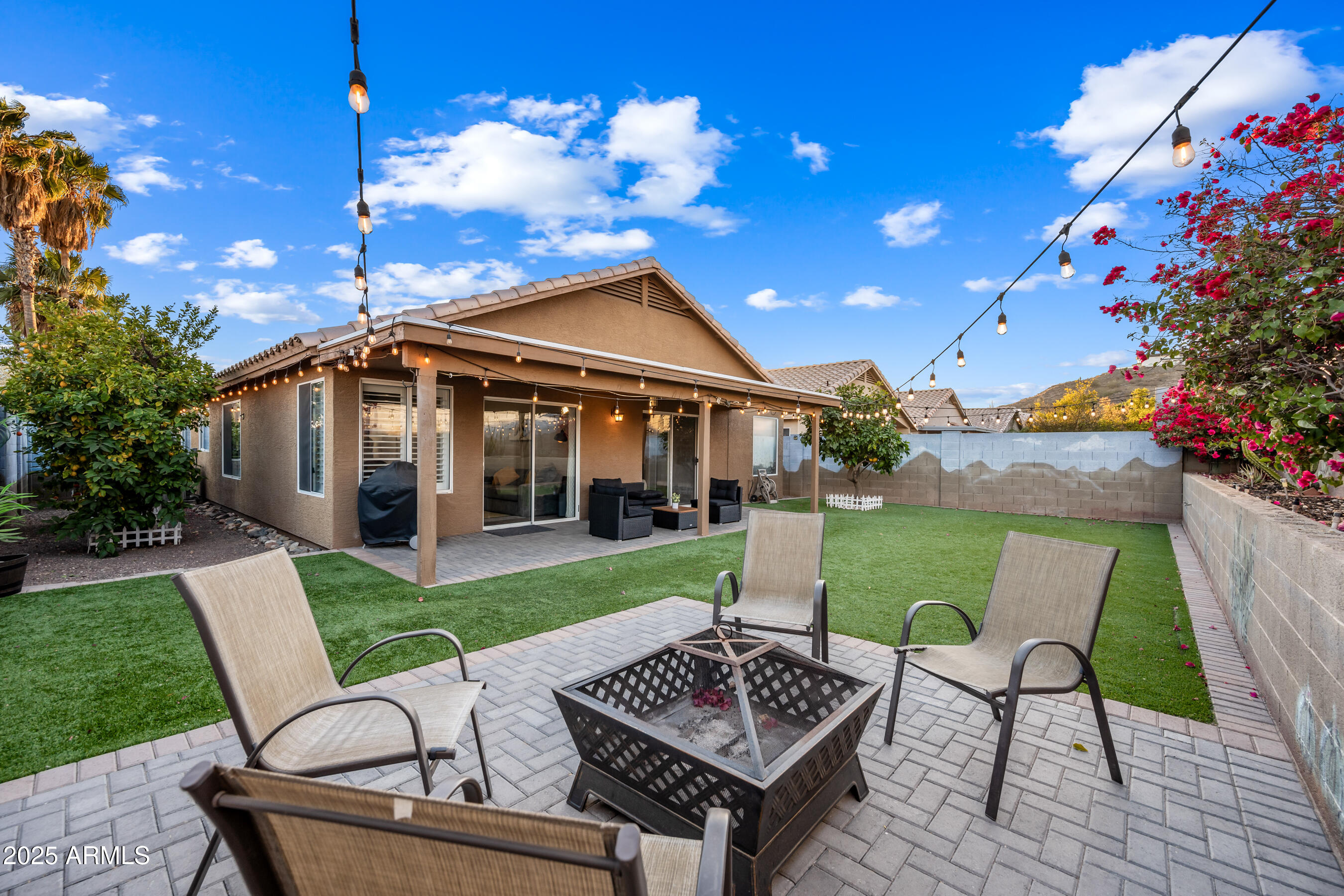 2310 E Siesta Lane