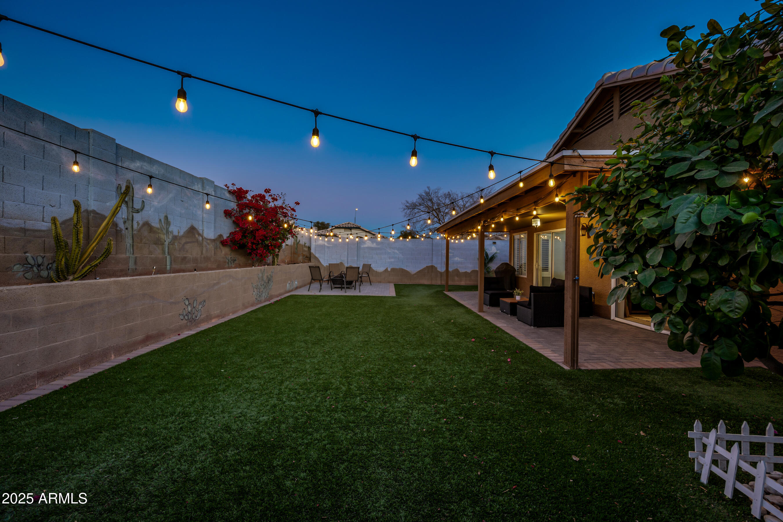 2310 E Siesta Lane