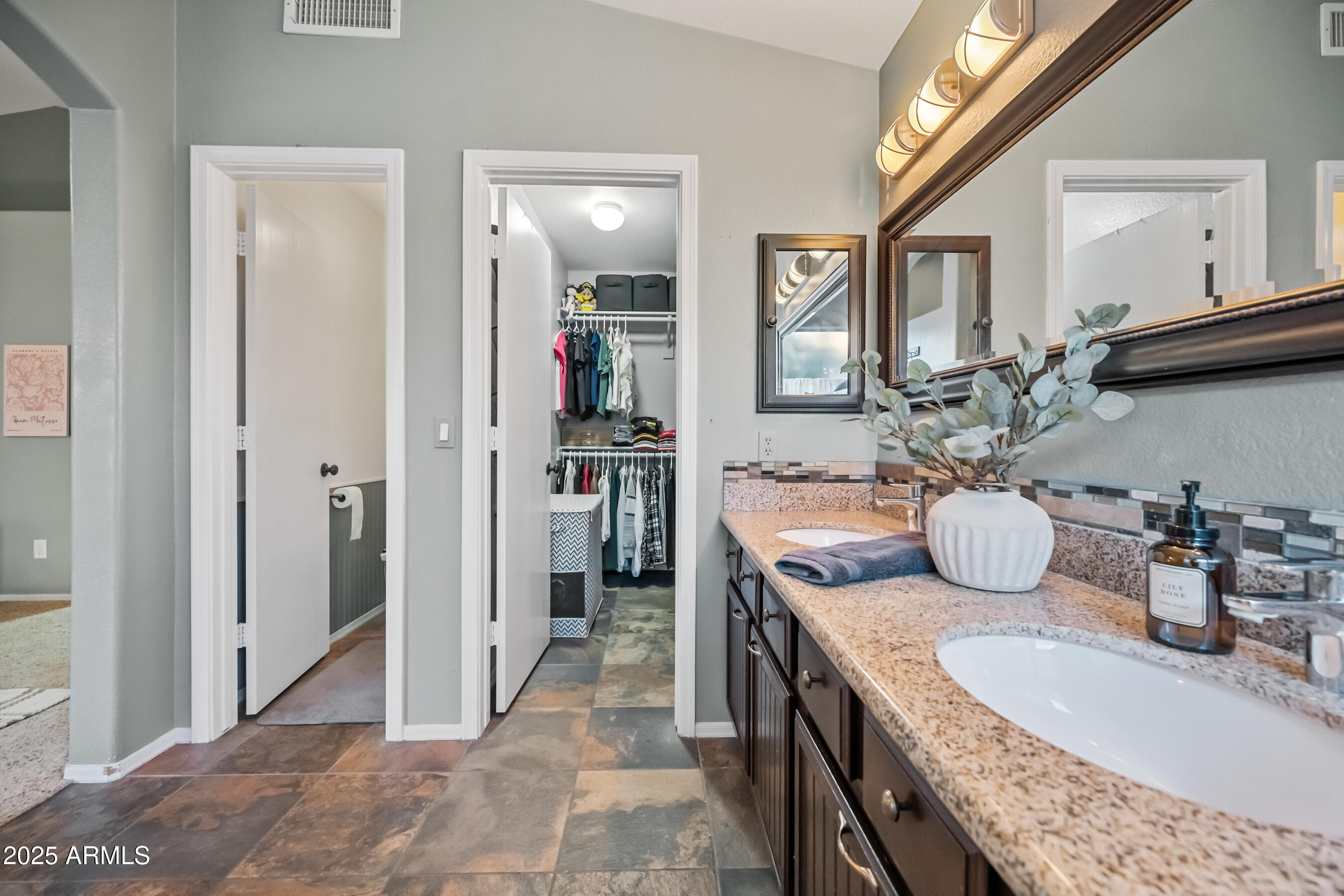 2310 E Siesta Lane