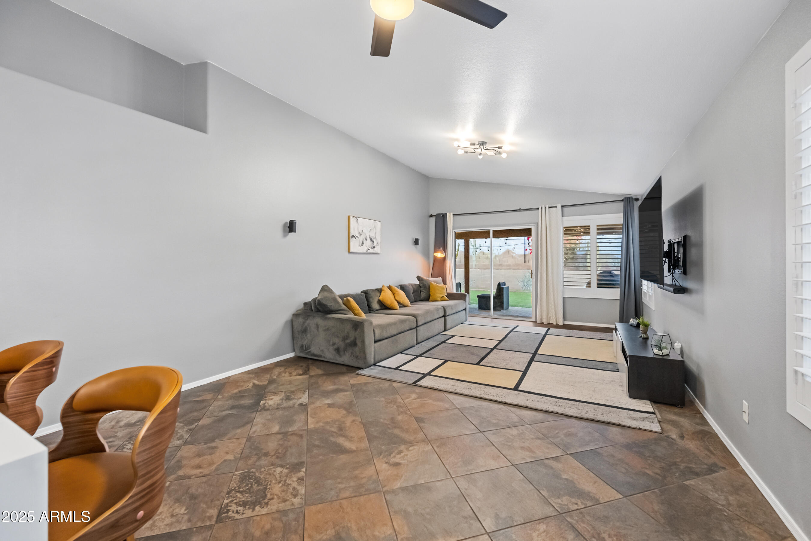 2310 E Siesta Lane