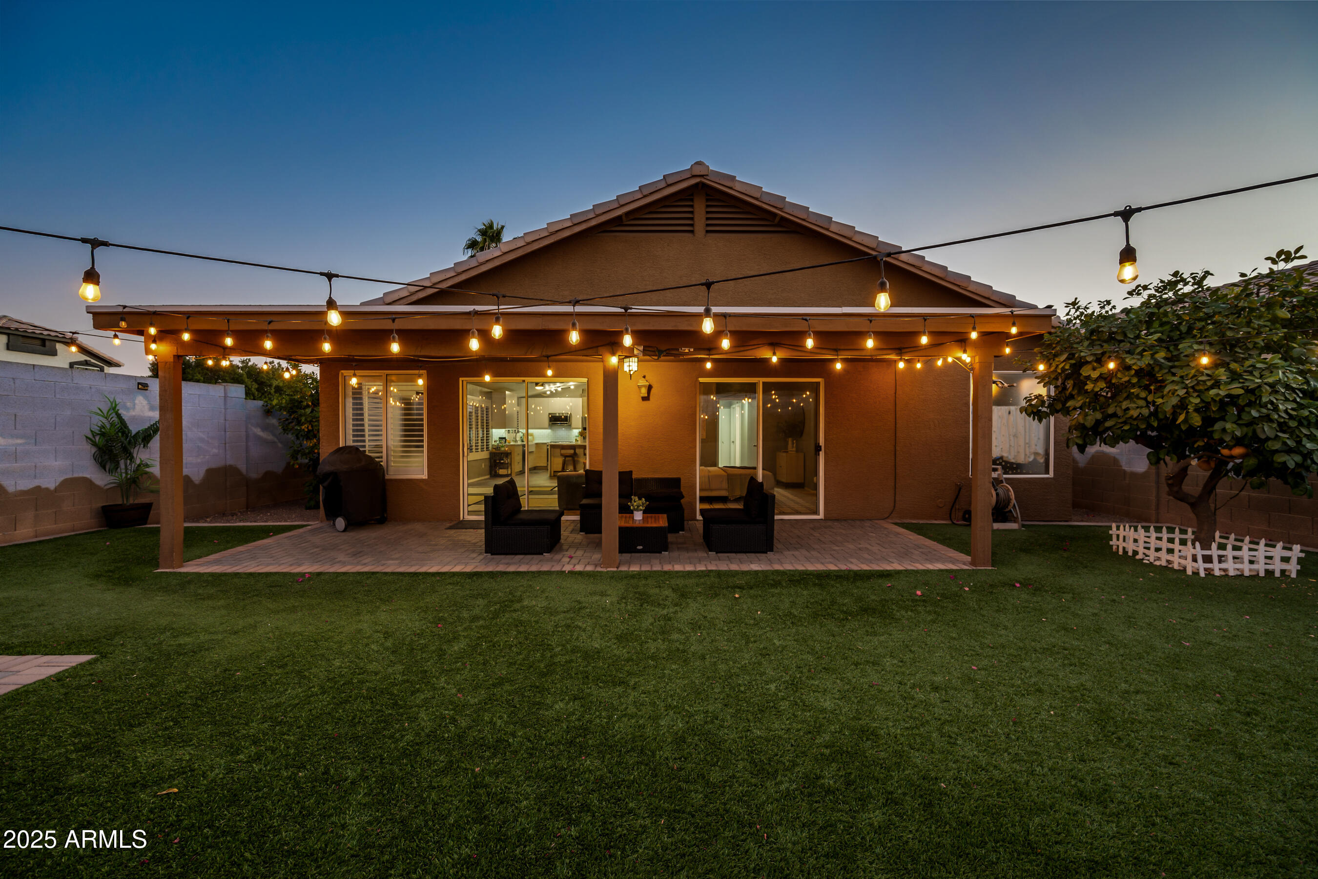 2310 E Siesta Lane