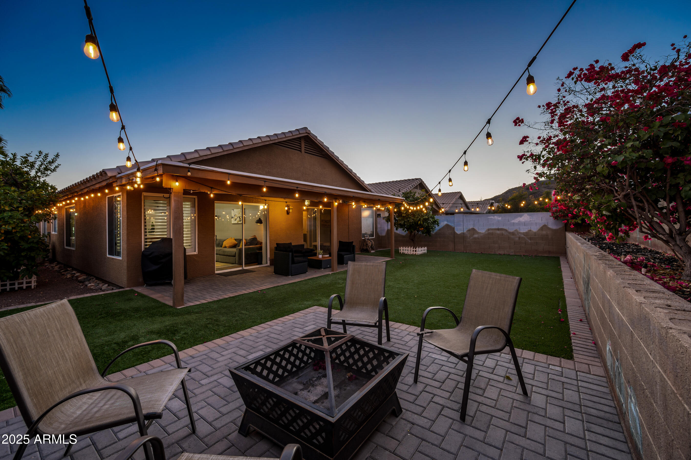 2310 E Siesta Lane