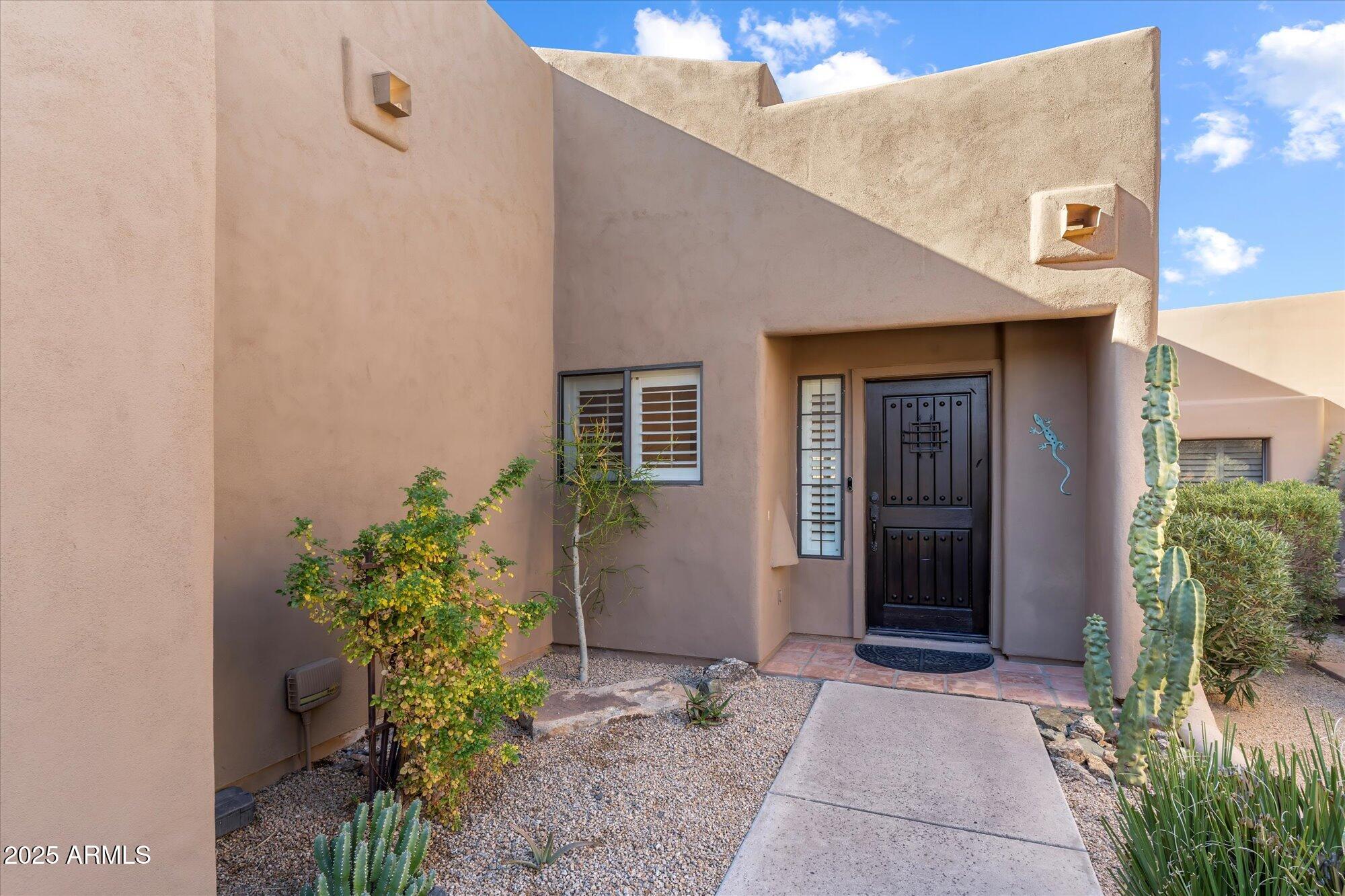9221 E WHITETHORN Circle