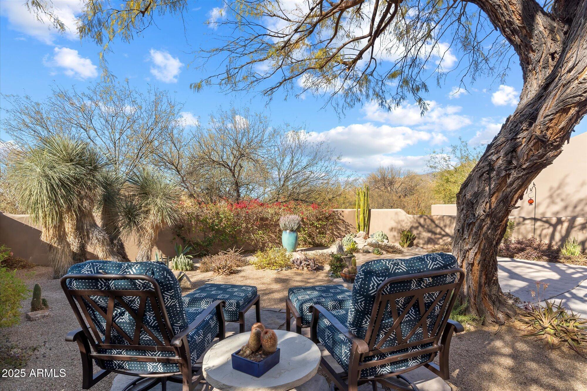 9221 E WHITETHORN Circle