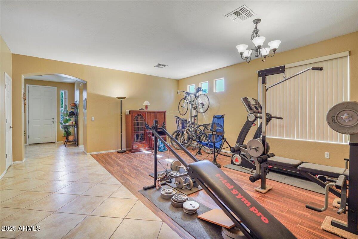 1145 E WINCHESTER Place