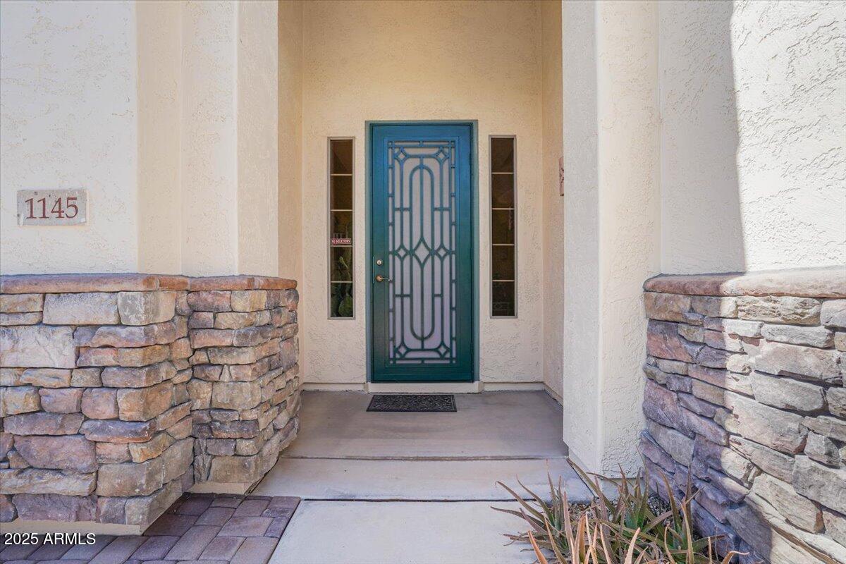 1145 E WINCHESTER Place