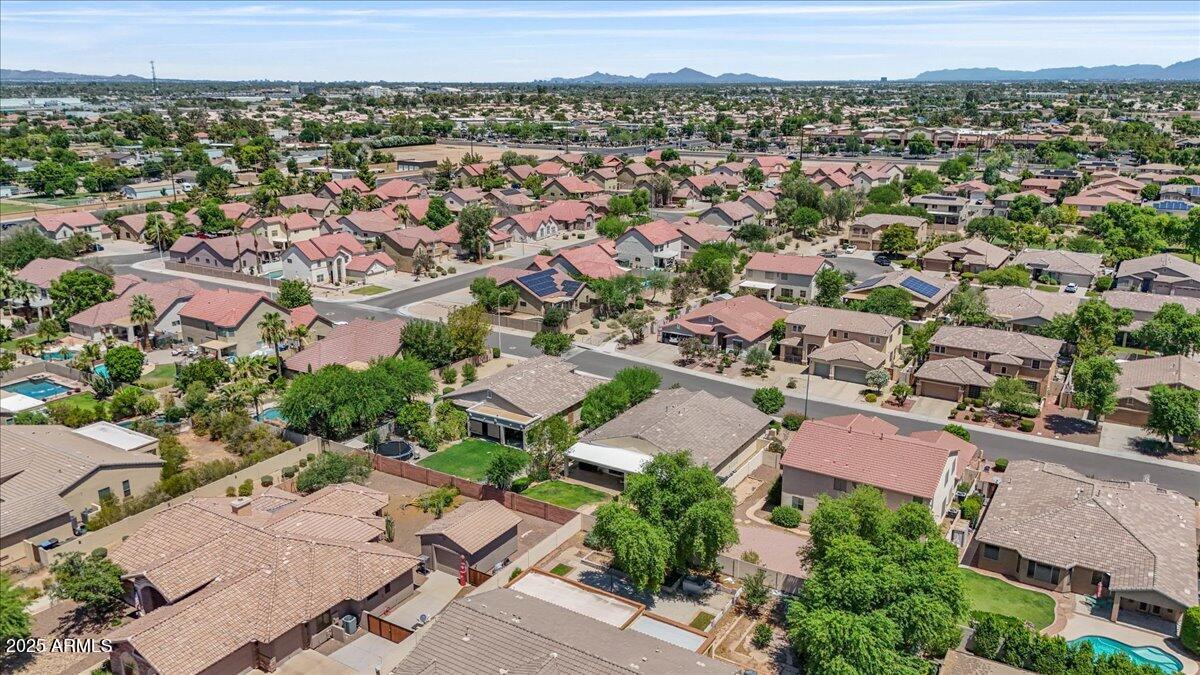 1145 E WINCHESTER Place