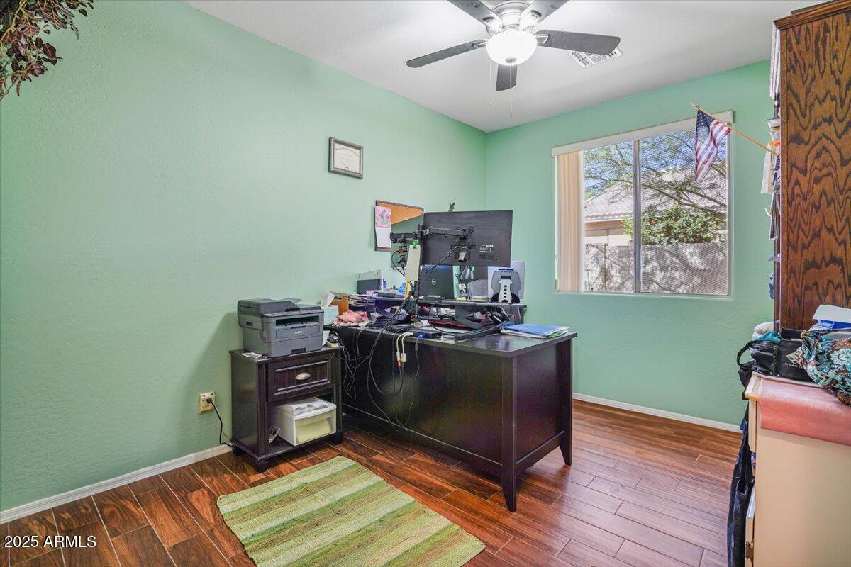 1145 E WINCHESTER Place