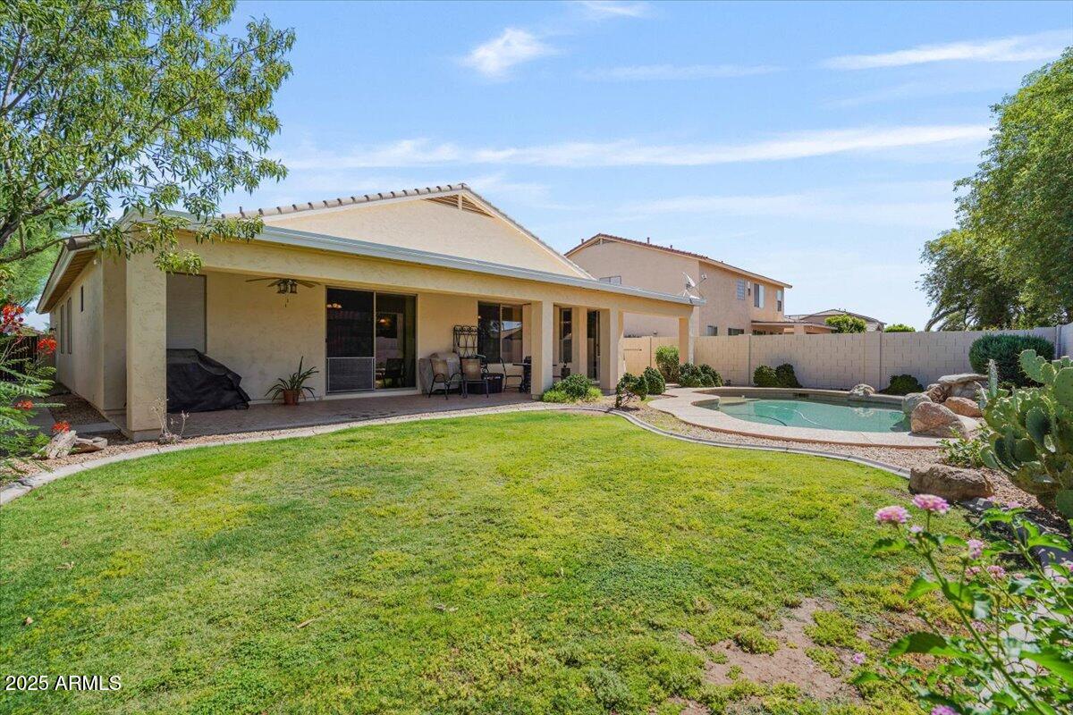 1145 E WINCHESTER Place