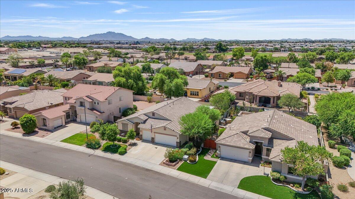 1145 E WINCHESTER Place