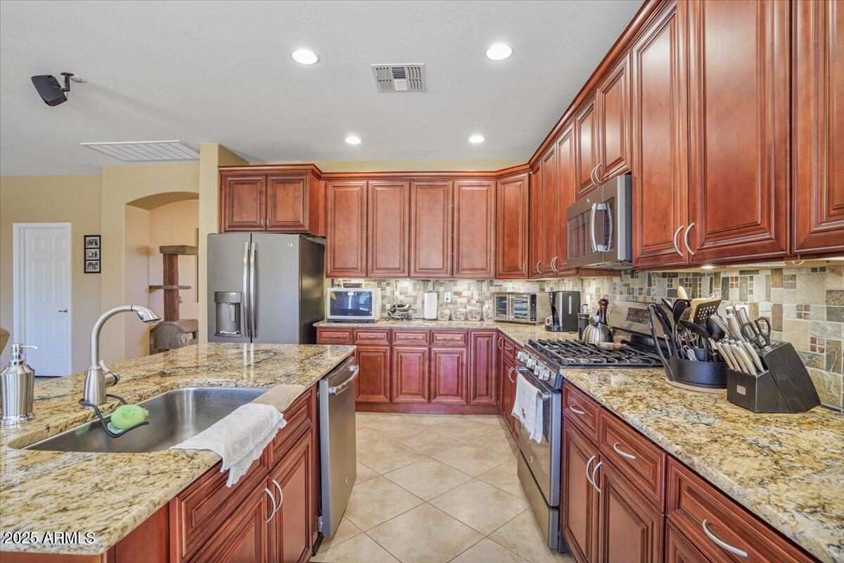 1145 E WINCHESTER Place