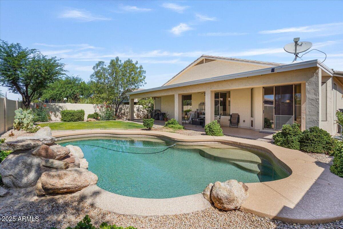 1145 E WINCHESTER Place