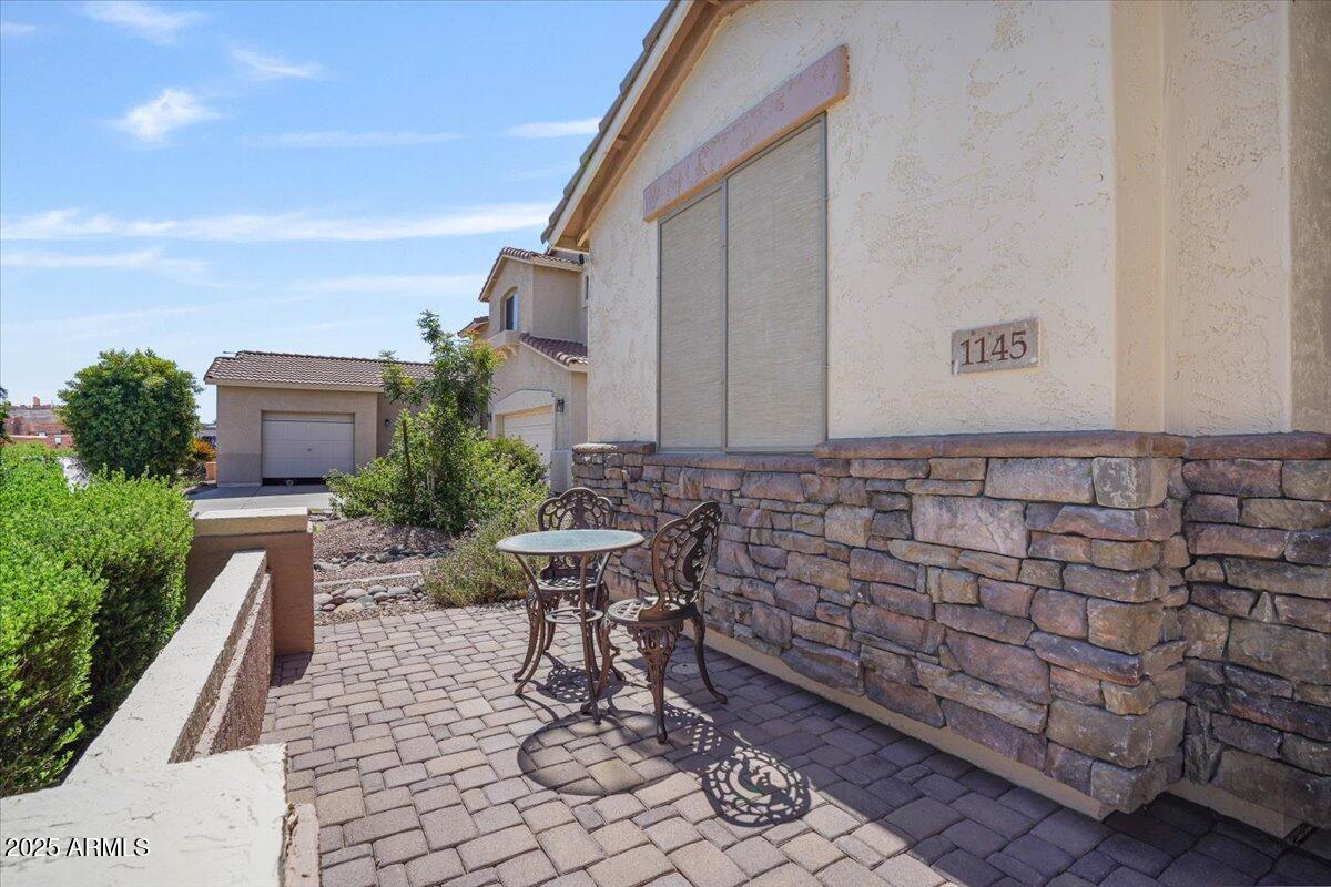 1145 E WINCHESTER Place