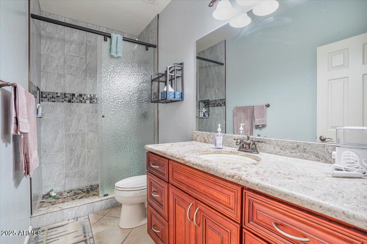 1145 E WINCHESTER Place