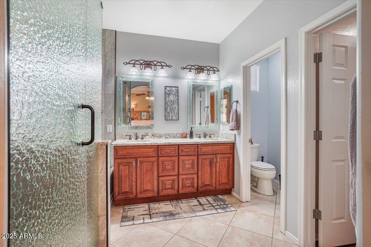 1145 E WINCHESTER Place