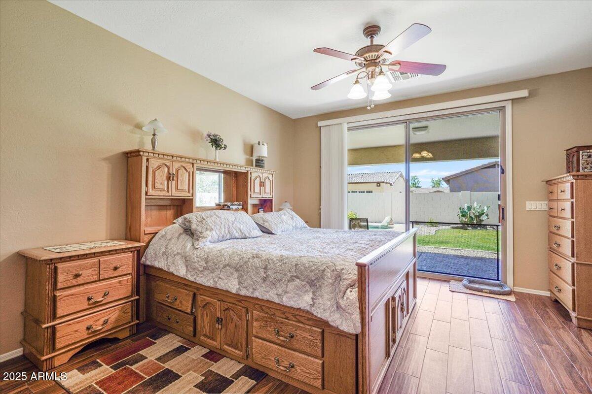 1145 E WINCHESTER Place