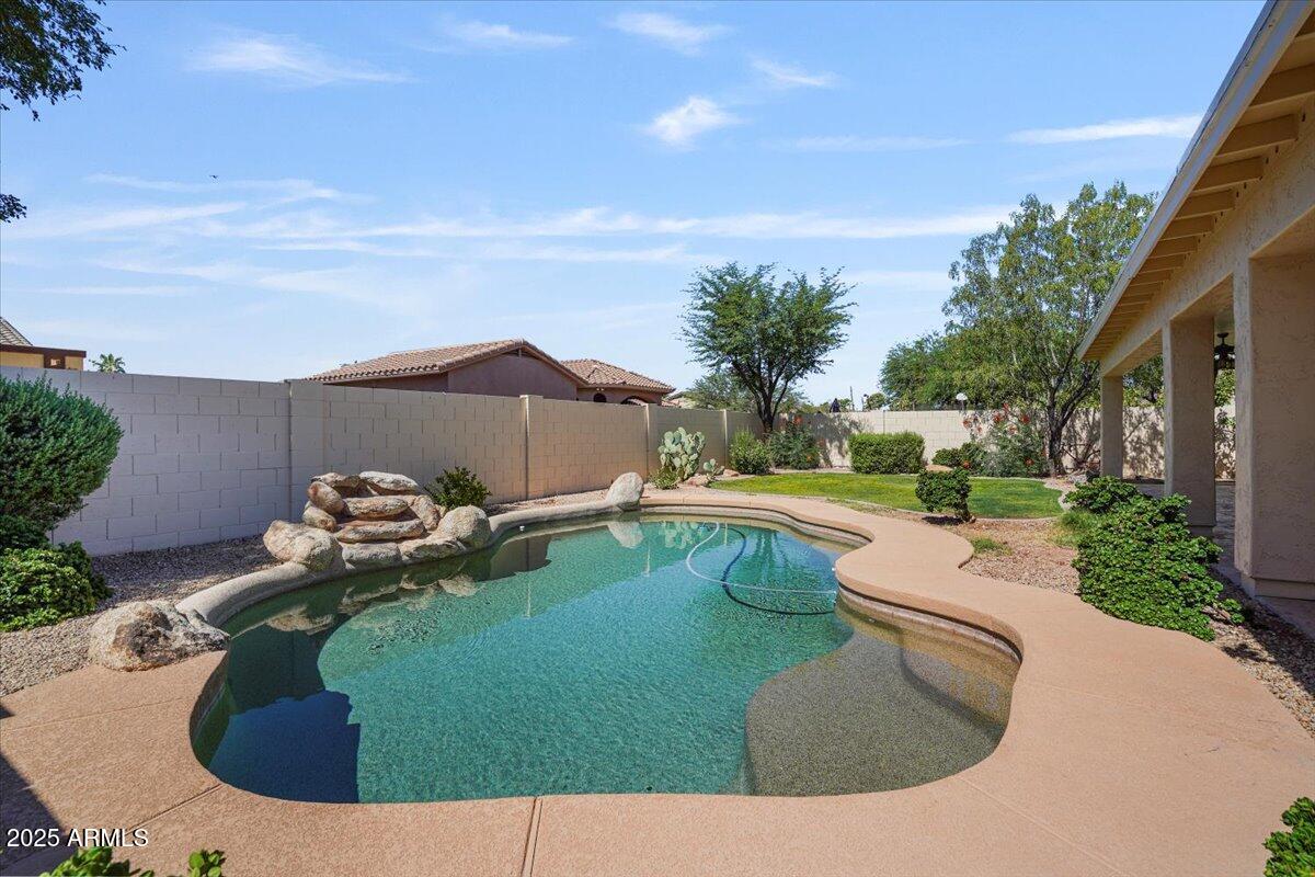 1145 E WINCHESTER Place